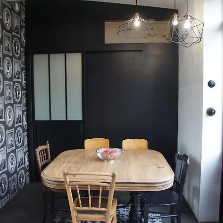 Chez Mr Leon, Mme Leontine 公寓 勒吕德